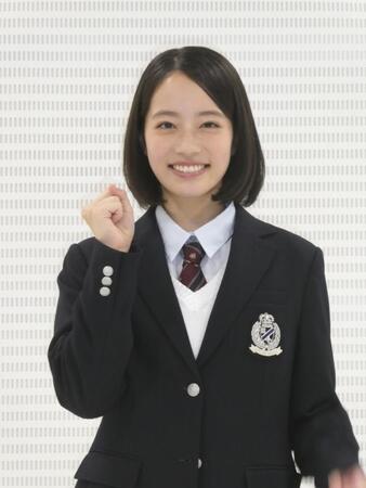 　写真に応じる池端杏慈