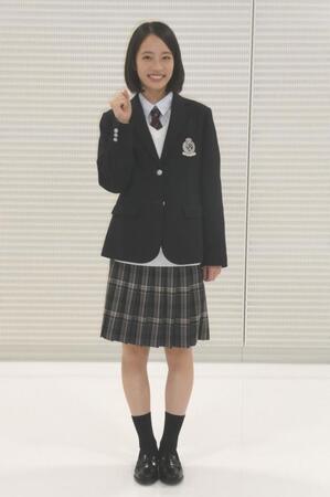 　写真に応じる池端杏慈