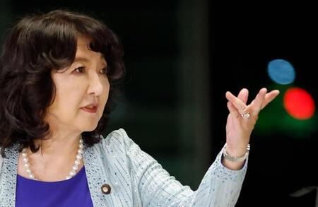 　皇居での認証式を終え、首相官邸に入る片山さつき財務相＝２１日