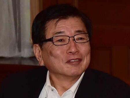 　山本拓氏