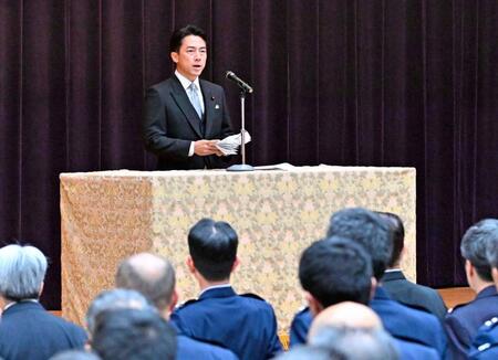 　訓示する小泉防衛相（代表撮影）