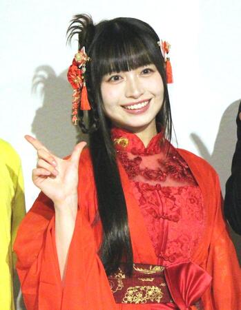 　ポーズを決める其原有沙