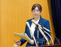 　取材対応に臨む小野田経済安保相