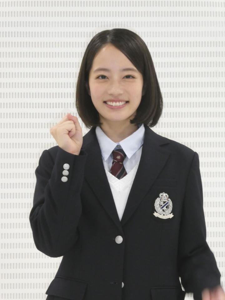 　写真に応じる池端杏慈