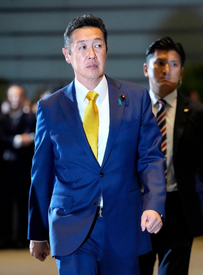 　地方創生相に決まり、首相官邸に入る黄川田仁志氏