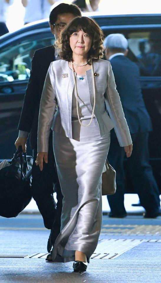 　２０１８年１０月、地方創生相に決まり、首相官邸に入る片山さつき氏