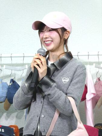 　笑顔でトークするＭＩＩＨＩ