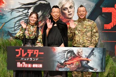 　イベントに登壇した（左から）井上咲楽とバイきんぐの小峠英二と西村瑞樹