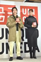 　欧州特別コレクションをまとう松下洸平（左）と綾瀬はるか