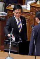 　衆院本会議の首相指名選挙で投票する国民民主党の玉木雄一郎代表