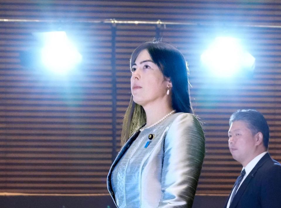 　皇居での認証式を前に首相官邸に入る小野田紀美経済安保相＝２１日