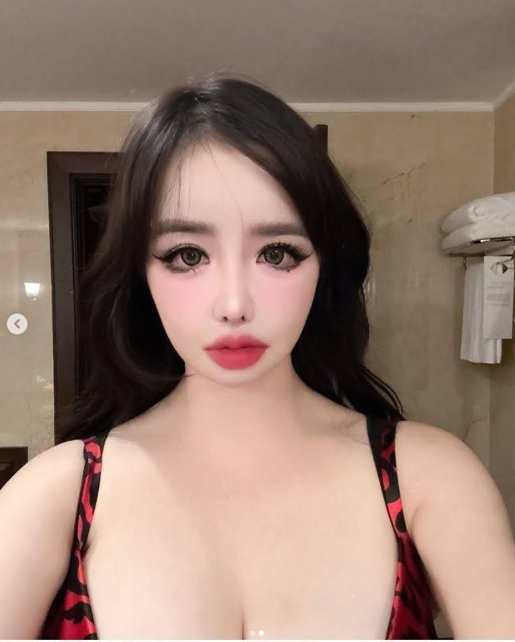 ２ＮＥ１・ＢＯＭの公式インスタグラム＠ｎｅｗｈａｒｏｏｂｏｍｐａｒｋより　ＢＯＭの近影