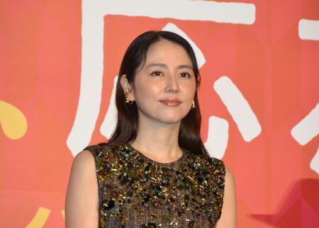 　映画「おーい、応為」の公開御礼舞台あいさつに登場した長澤まさみ