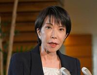 　北朝鮮による弾道ミサイル発射に関し、記者団に話す高市首相