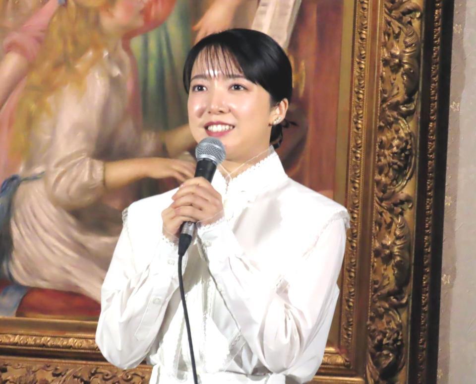 　「オルセー美術館所蔵　印象派－室内をめぐる物語」トークセッションに出席した上白石萌音