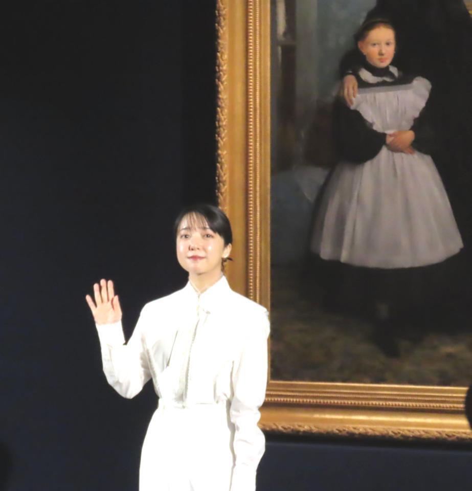 　「オルセー美術館所蔵　印象派－室内をめぐる物語」トークセッションに出席した上白石萌音