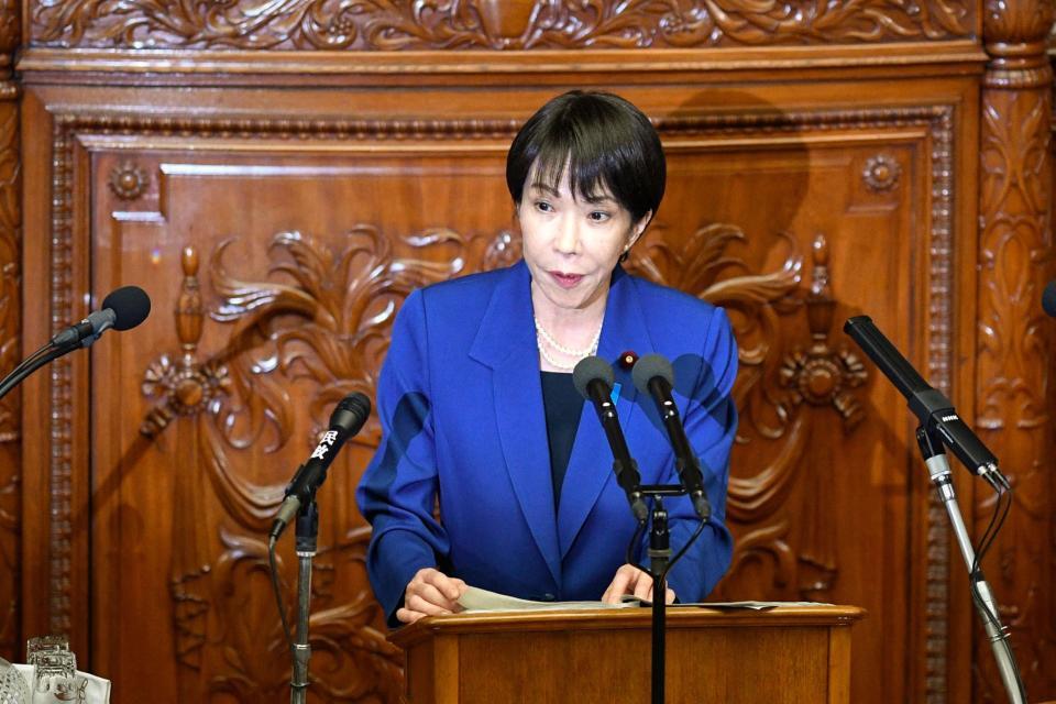 　衆院本会議で就任後初めての所信表明演説をする高市首相