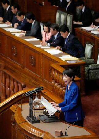 　参院本会議で所信表明演説をする高市首相＝２４日