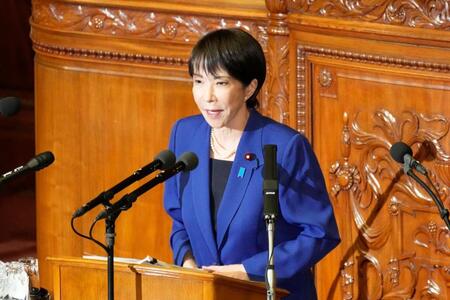 　衆院本会議で就任後初めての所信表明演説をする高市首相＝２４日