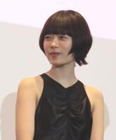 　映画「ミッツ・ザ・ワールド」の公開記念舞台あいさつに出席した杉咲花