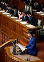 　参院本会議で所信表明演説をする高市首相＝２４日