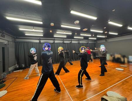 　ダンス練習を行う「すにすて　－　ＳｎｅａｋｅｒＳｔｅｐ」