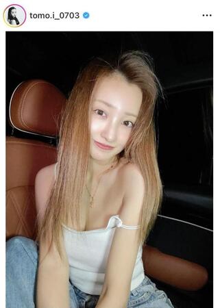 板野友美のインスタグラム＠ｔｏｍｏ．ｉ＿０７０３（１０月２５日付）より