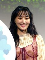 　主演映画上演イベントに登場した菅井友香