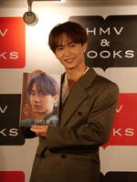 　発売記念イベントを行った野村康太