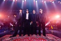 　本番前にステージで意気込んだＩ　Ｄｏｎ’ｔ　Ｌｉｋｅ　Ｍｏｎｄａｙｓ．の（左から）ＫＥＮＪＩ、ＹＵ、ＣＨＯＪＩ、ＳＨＵＫＩ