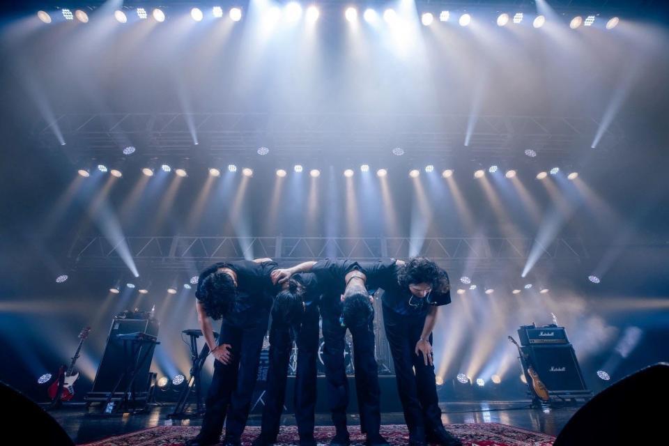 　初Ｚｅｐｐツアー完走でファンに頭を下げたＩ　Ｄｏｎ’ｔ　Ｌｉｋｅ　Ｍｏｎｄａｙｓ．の４人