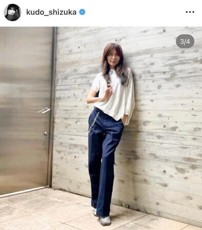 ヴィトンのバッグを持って。工藤静香のインスタグラム＠ｋｕｄｏ＿ｓｈｉｚｕｋａの（１０月１６日付）より