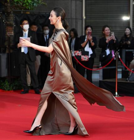 　「第３８回東京国際映画祭」レッドカーペットに登場した北川景子（撮影・伊藤笙子）