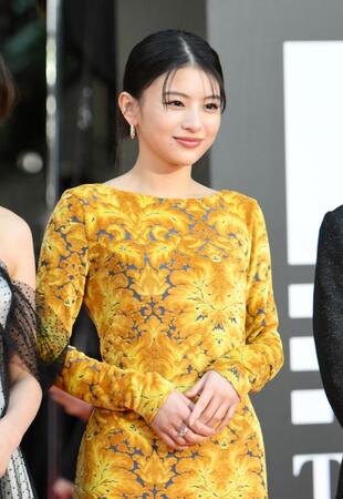 　「第３８回東京国際映画祭」レッドカーペットに登場した出口夏希（撮影・伊藤笙子）