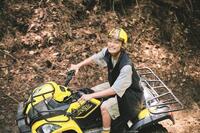 笑顔の松アロハ　「ＡＬＯＨＡ’ｓ　ＣＡＭＰ」ⓒワン・パブリッシング