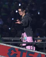 　会場を盛り上げるＪＯ（撮影・石井剣太郎）