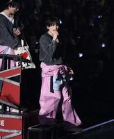 　会場を盛り上げるＹＵＭＡ（撮影・石井剣太郎）