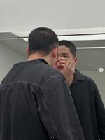 　ロウンの公式インスタグラム＠ｅｗｓｂｄｉより　丸刈りを披露したロウン