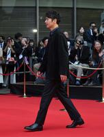 　「第３８回東京国際映画祭」レッドカーペットに登場した元木大介（撮影・伊藤笙子）