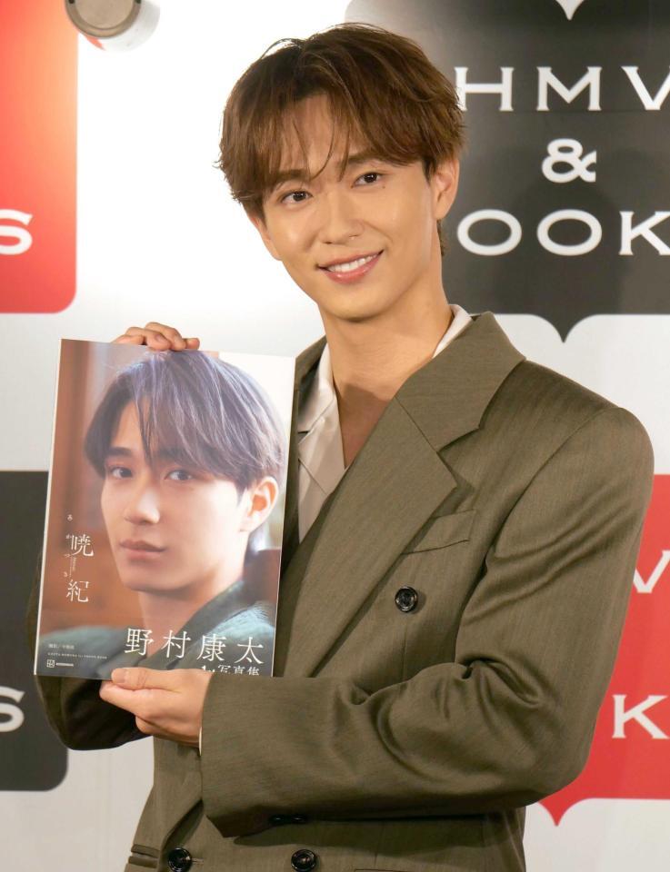 　発売記念イベントを行った野村康太