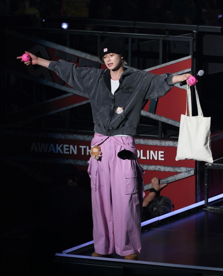 　会場を盛り上げるＫ（撮影・石井剣太郎）