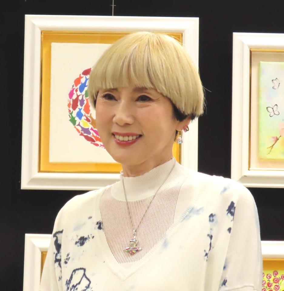 　「秋野暢子と希望の輪展」を開催した秋野暢子