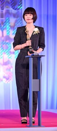 　助演女優賞を受賞した杉咲花（撮影・持木克友）
