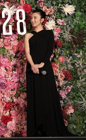 　舞台あいさつに登場した田中麗奈（撮影・佐々木彰尚）