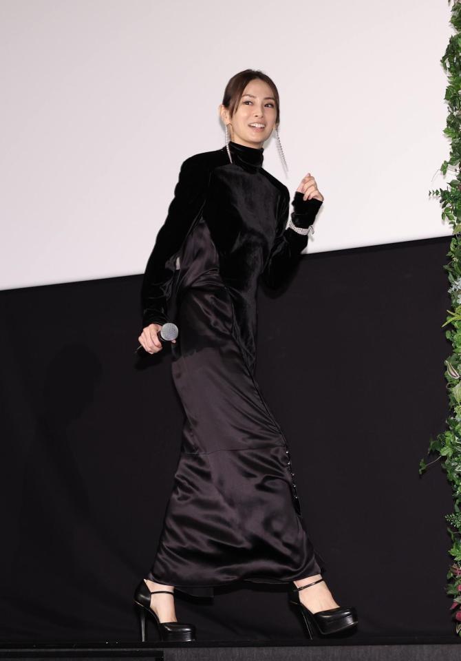 　舞台あいさつに登場した北川景子（撮影・佐々木彰尚）