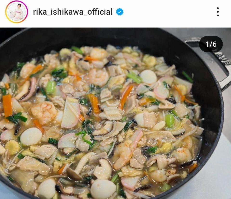 　手作りしたかたやきそばのあんかけ。石川梨華のｒｉｋａ＿ｉｓｈｉｋａｗａ＿ｏｆｆｉｃｉａｌより