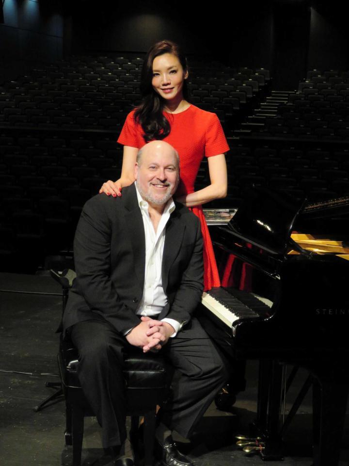 　１５年３月、結婚を発表した和央ようかと婚約者（当時）のフランク・ワイルドホーン氏