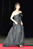 　黒のドレスで登場したＭＥＧＵＭＩ（撮影・持木克友）