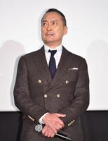 　初日舞台あいさつに登場した渡辺謙（撮影・開出牧）