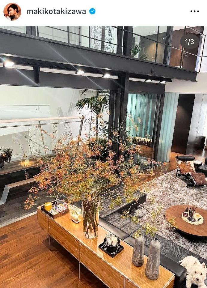 １０月１０日付の滝沢眞規子のインスタグラム＠ｍａｋｉｋｏｔａｋｉｚａｗａより 